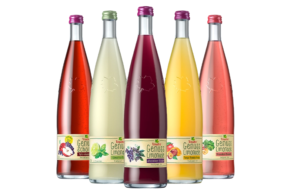 Fünf Teinacher Genuss-Limonaden in unterschiedlichen Sorten in der 0,75 L Glas Genussflasche