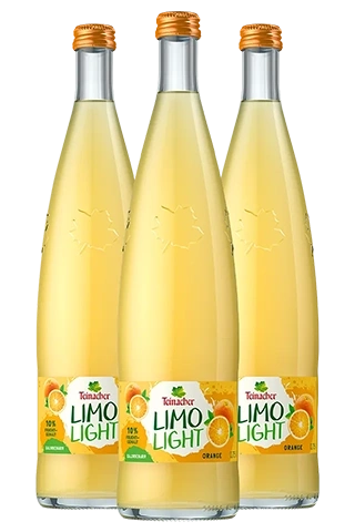Drei Glasflaschen Teinacher Limo Light Orange mit 10 Prozent Fruchtgehalt und kalorienarmer Rezeptur