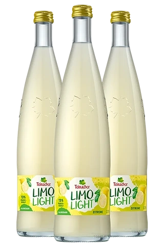 Drei Glasflaschen Teinacher Limo Light Zitrone mit 13 Prozent Fruchtgehalt und kalorienarmer Rezeptur