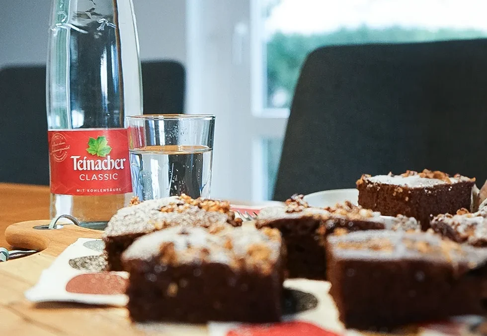 Schokokuchen mit Mineralwasser